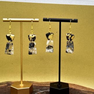 Black/Gold with shale